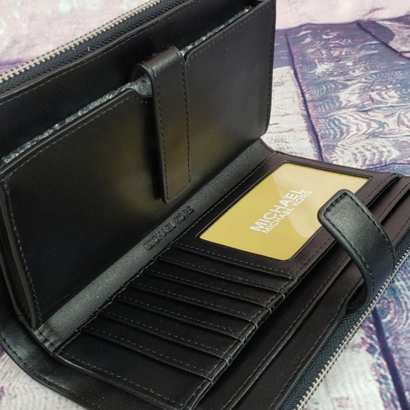 ⚠️LAST 1⚠️Michael Kors Jet Set Double Zip Wristlet - Picture 3 of 5